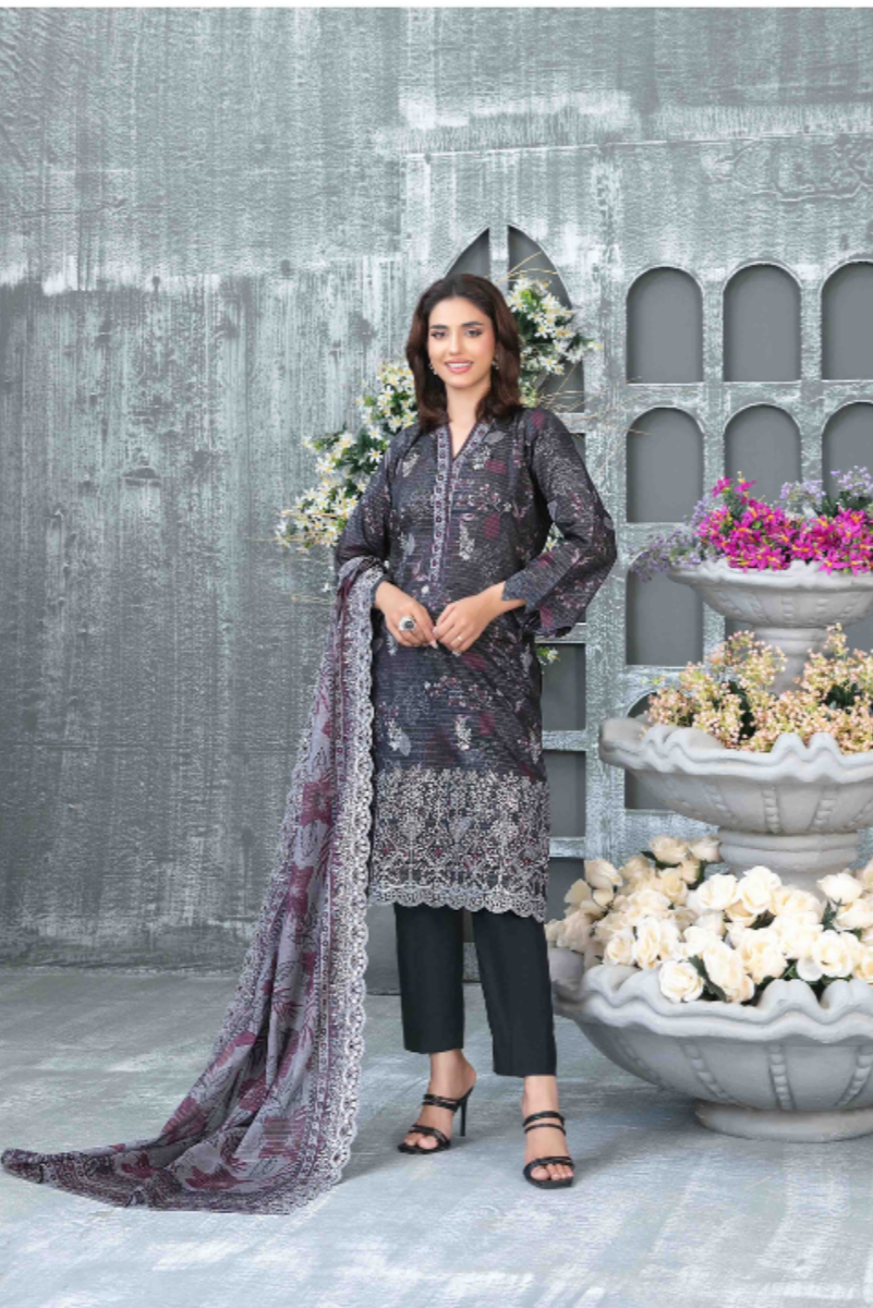 Featuring an Elegant Embroidered Lawn Dupatta