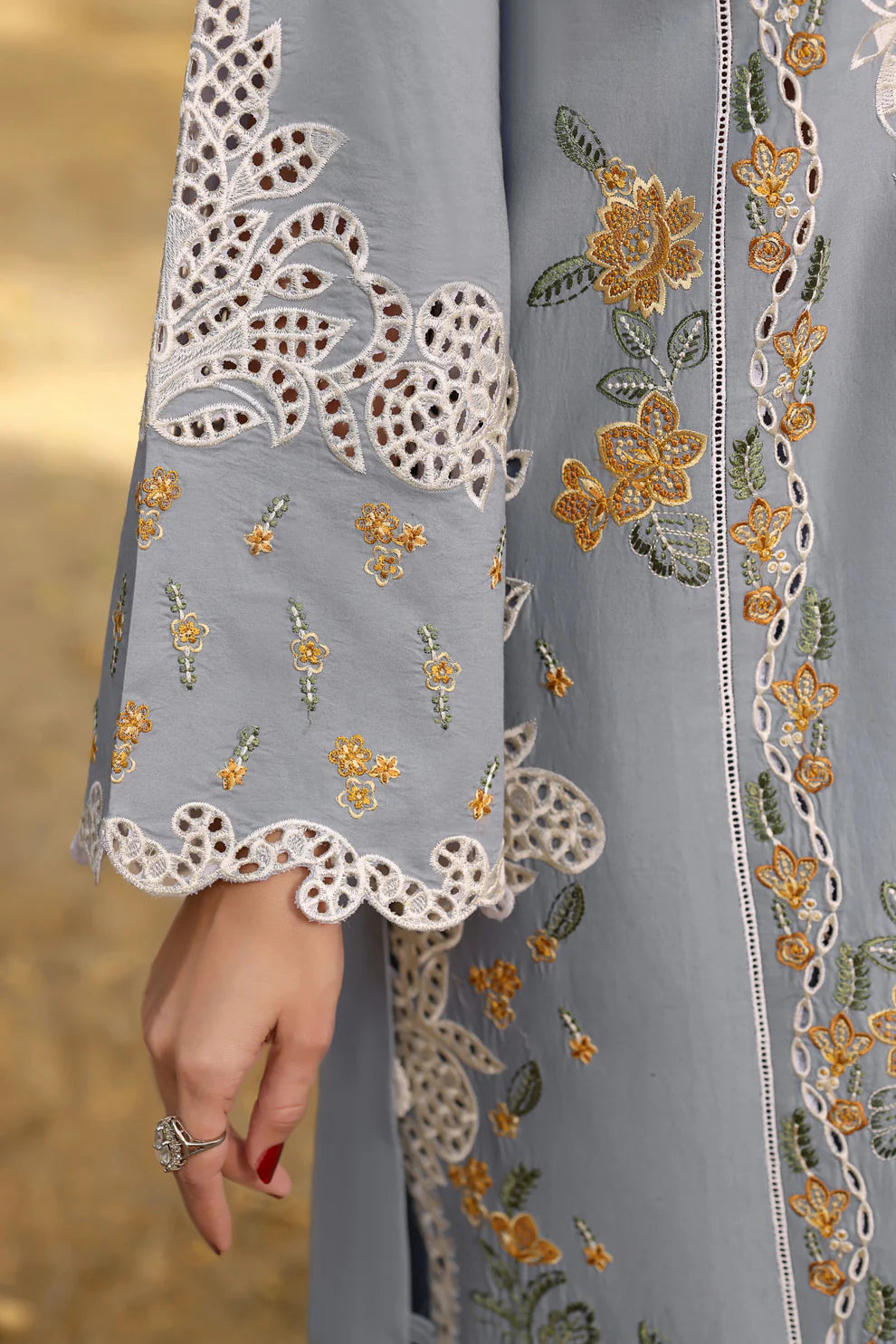 03-Piece Cotton/Lawn Suit With Chikankari Embroidery - Ready To Wear