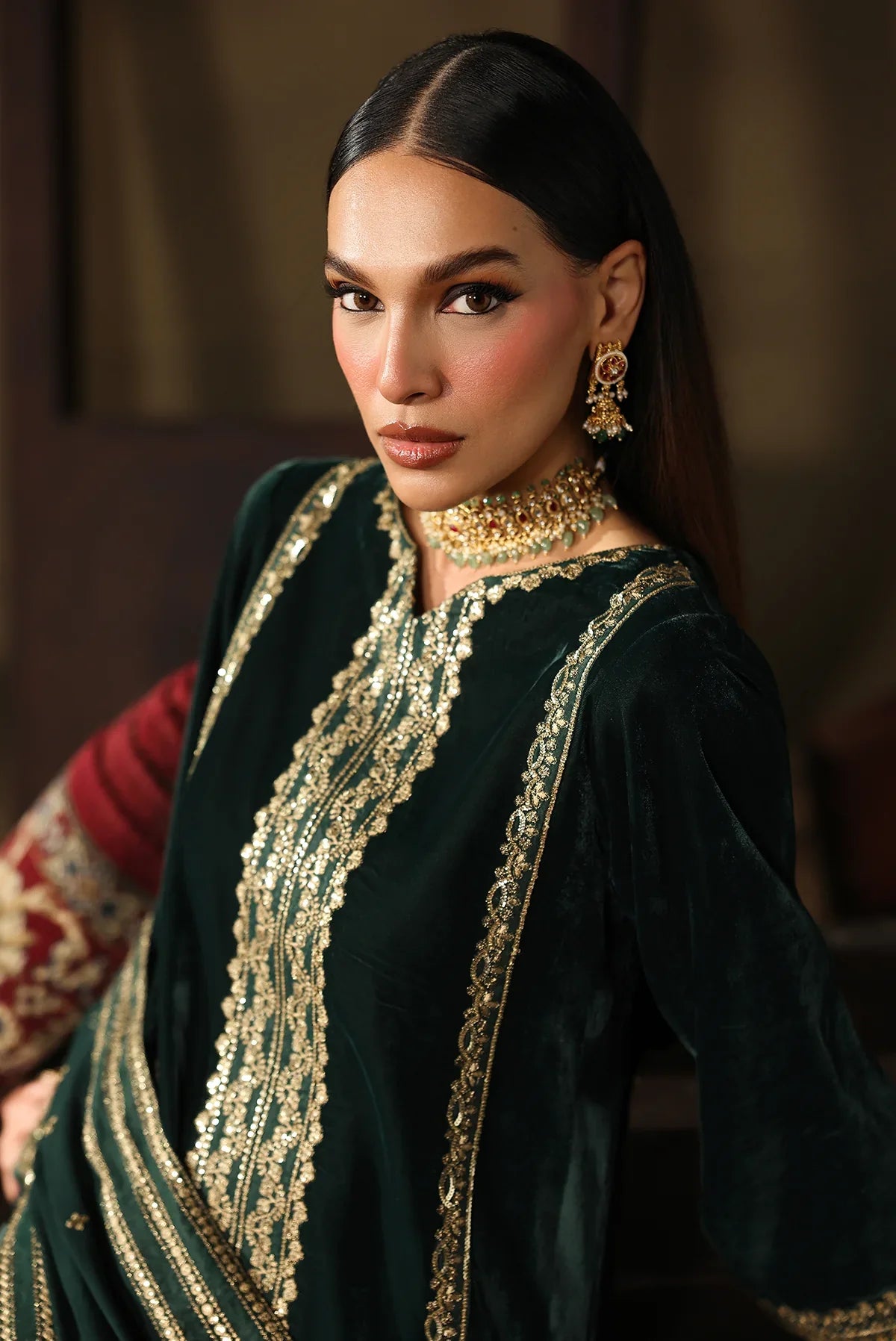 Bottle Green: Velvet Kurta Set with Gold Bordered Chiffon Dupatta | Ready To Wear