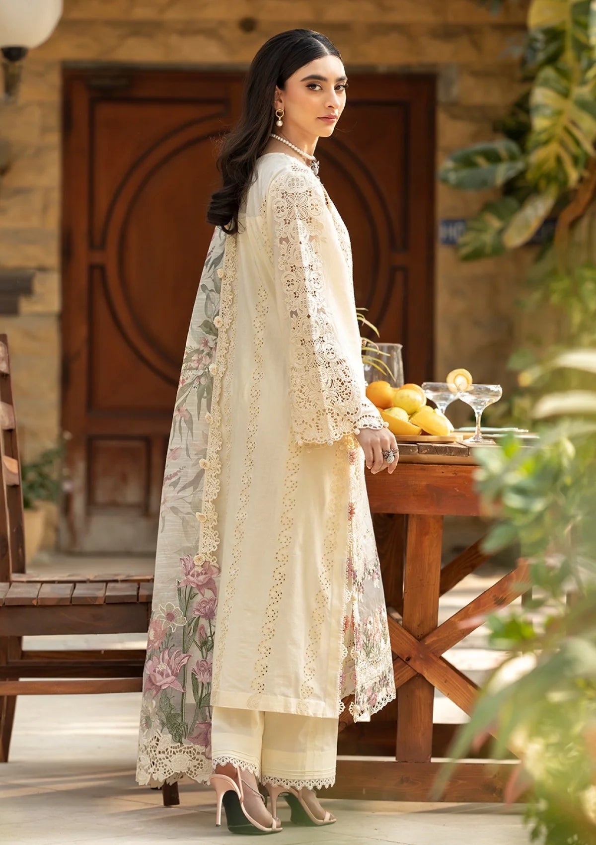 03-Piece Lawn Suit With Chiffon Dupatta | Ready Tii Wear