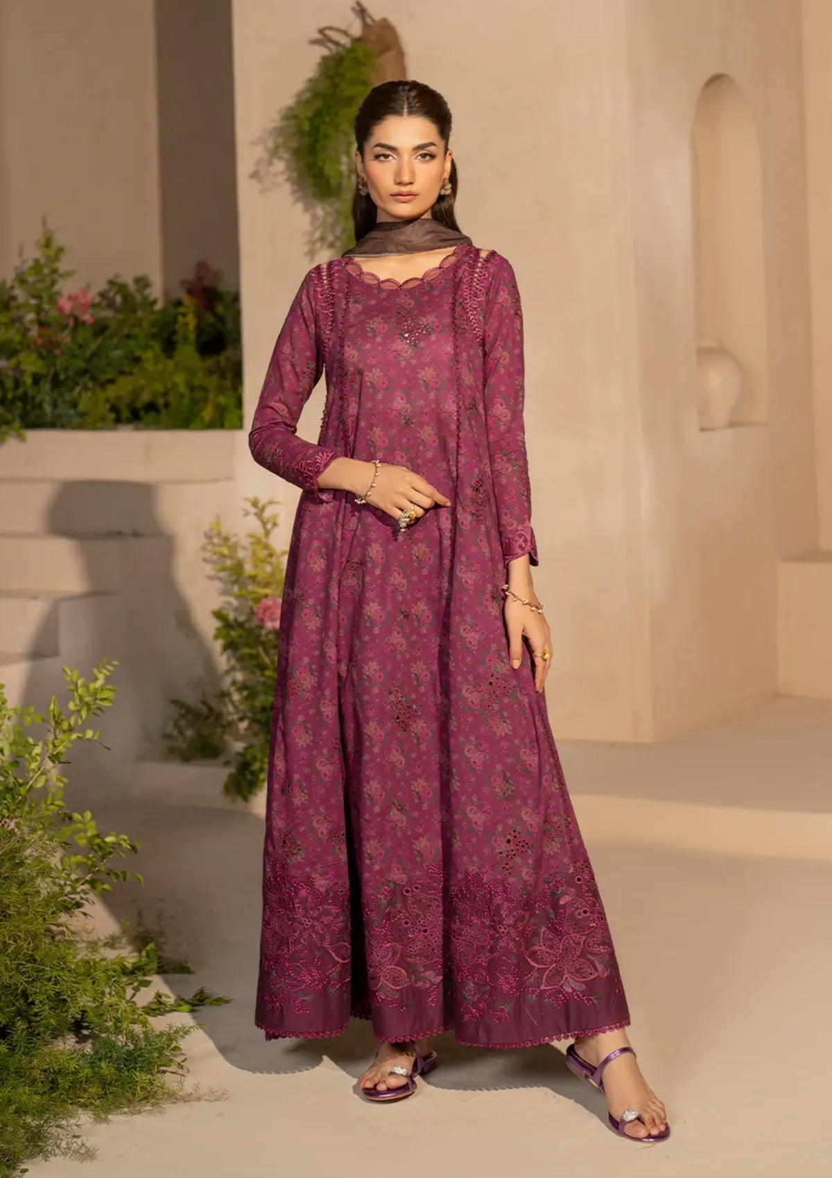 Iznik – Lawn Suit with Chiffon Dupatta