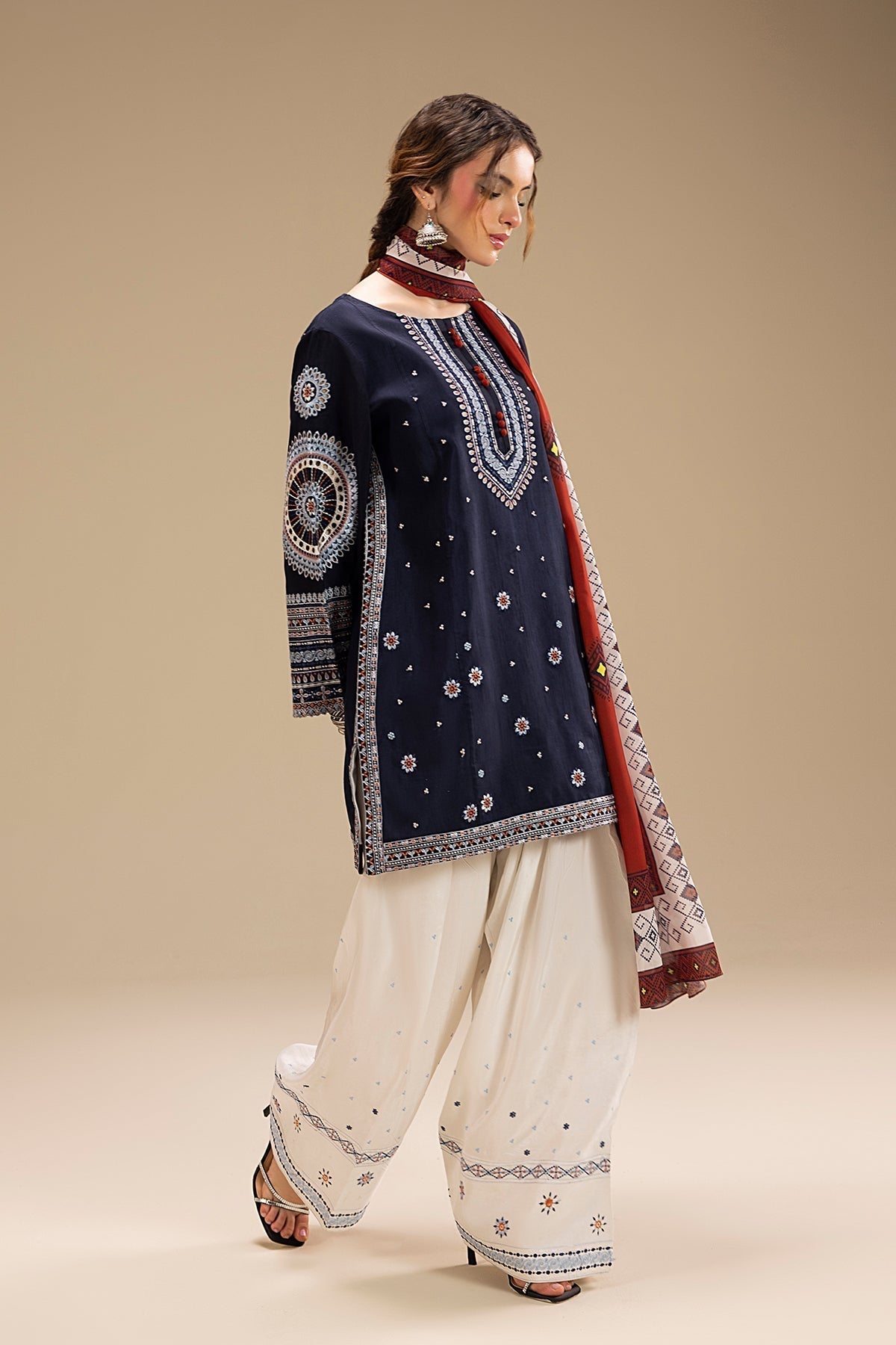 Dhanak Embroidered Luxury stitched 3-Piece Suit