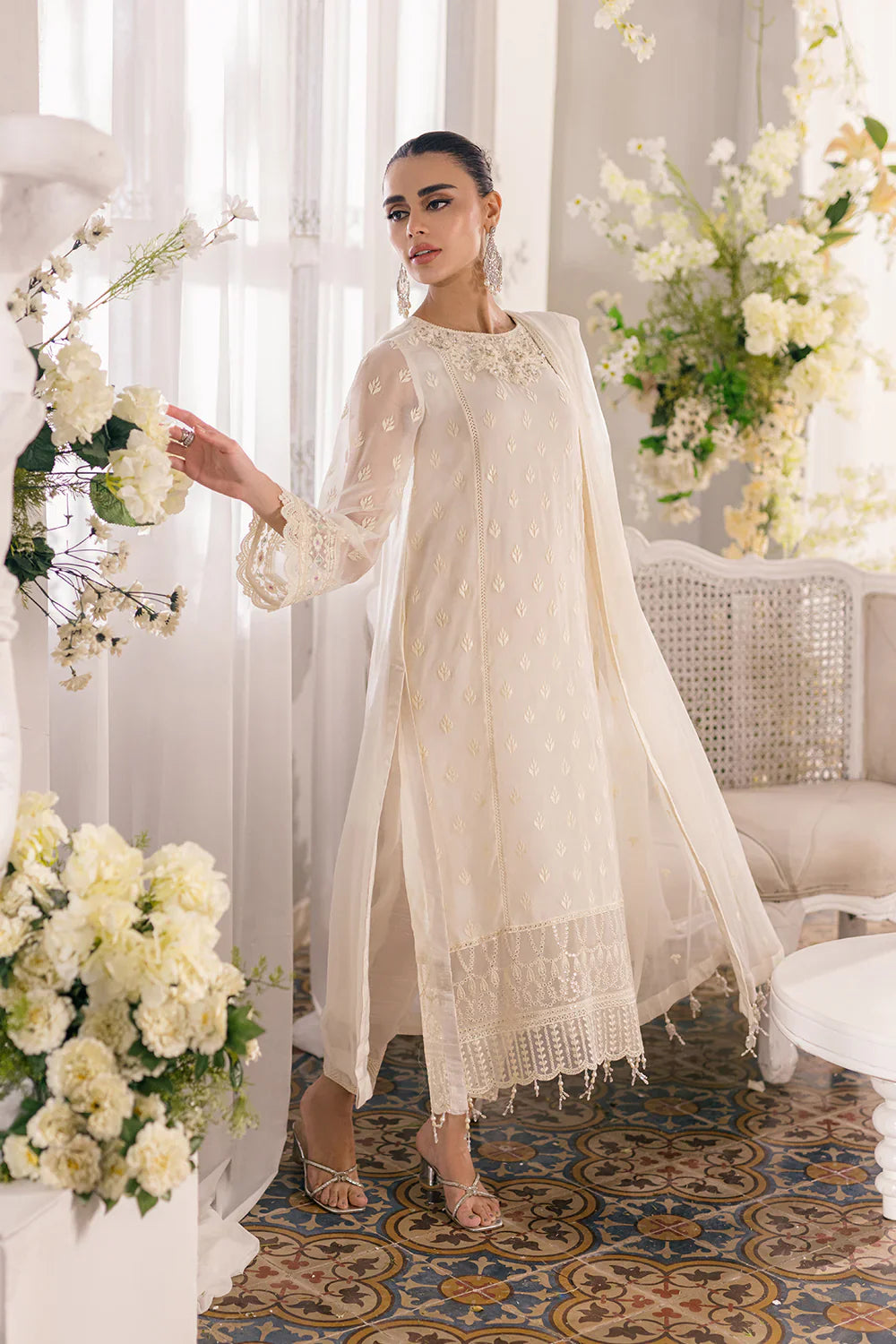 Ivory Elegance: 3 Piece - Classic White Kurta & Dupatta | Ready To Wear