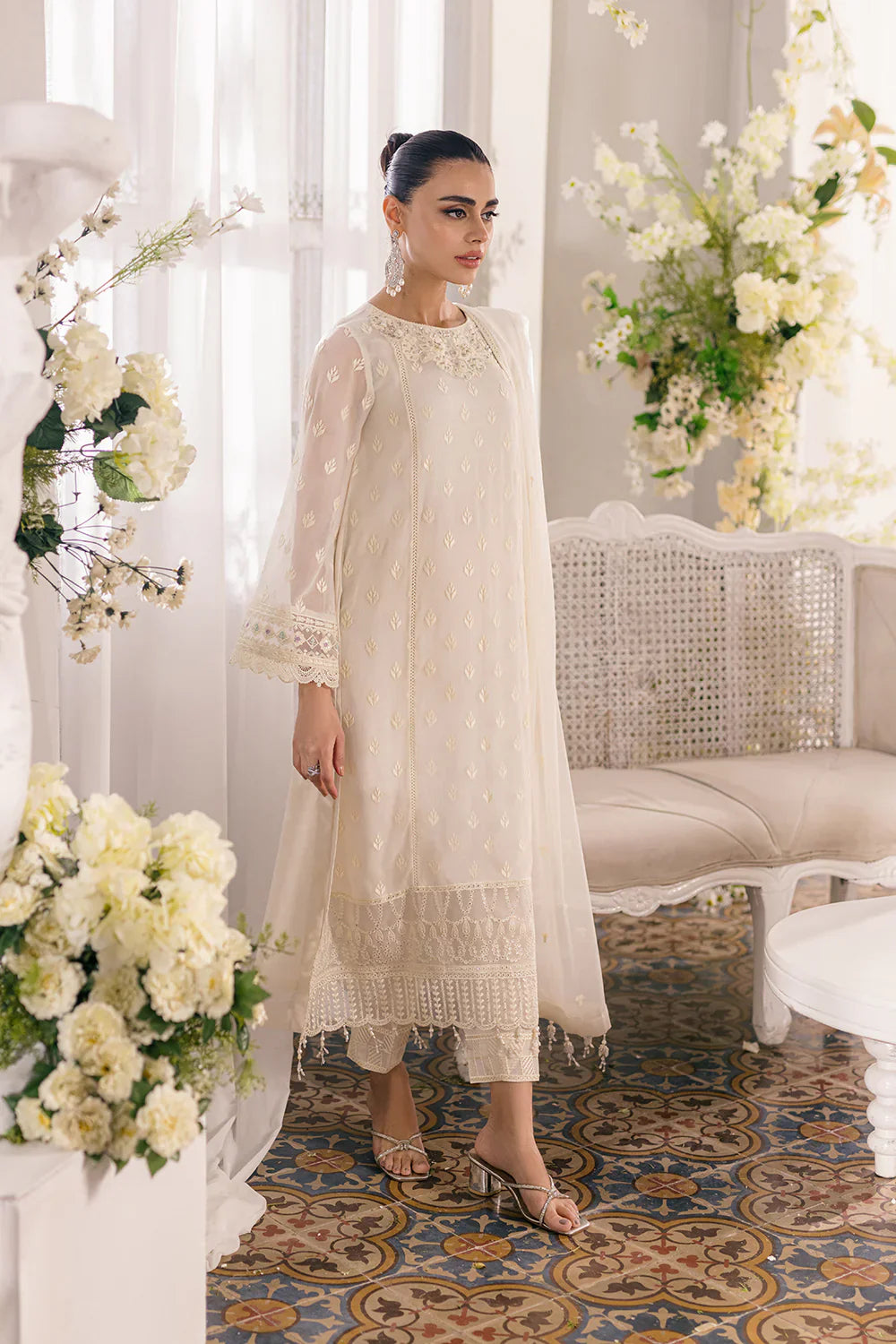 Ivory Elegance: 3 Piece - Classic White Kurta & Dupatta | Ready To Wear