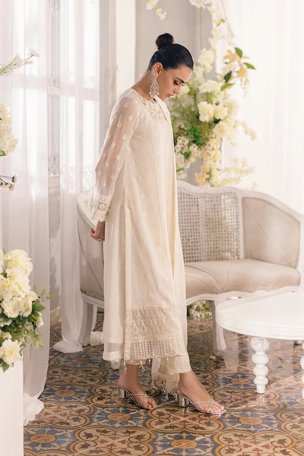 Ivory Elegance: 3 Piece - Classic White Kurta & Dupatta | Ready To Wear