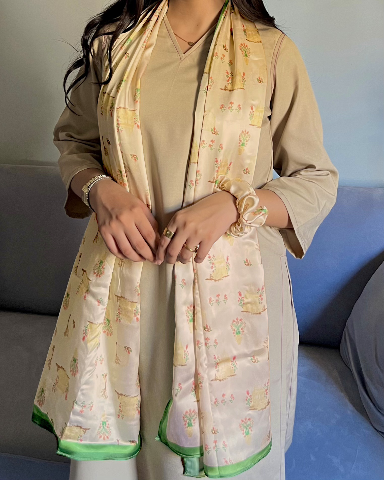 The Mughal Scarf
