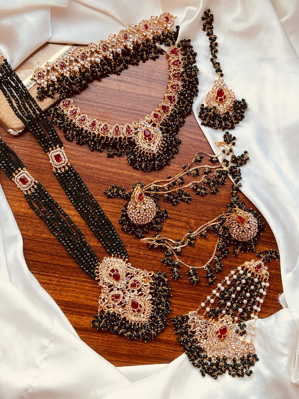 Grand Kundan Pearl Bridal Jewelry Set