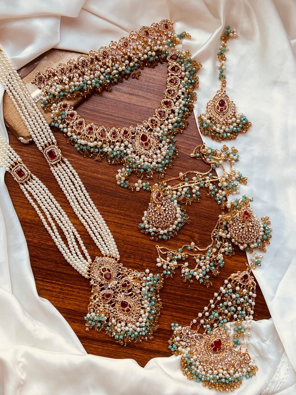 Grand Kundan Pearl Bridal Jewelry Set