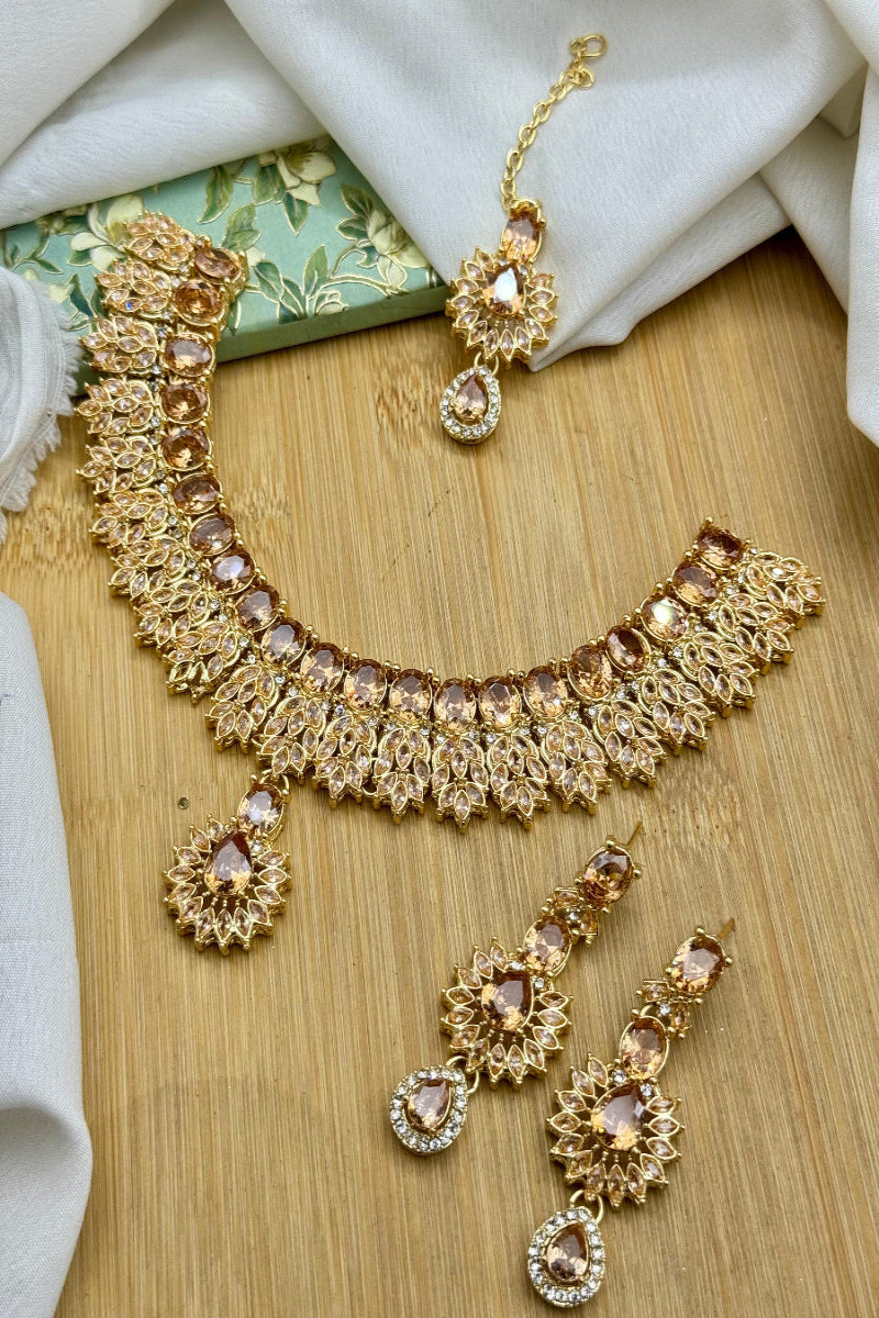 Sparkling Emerald Kundan Necklace Set