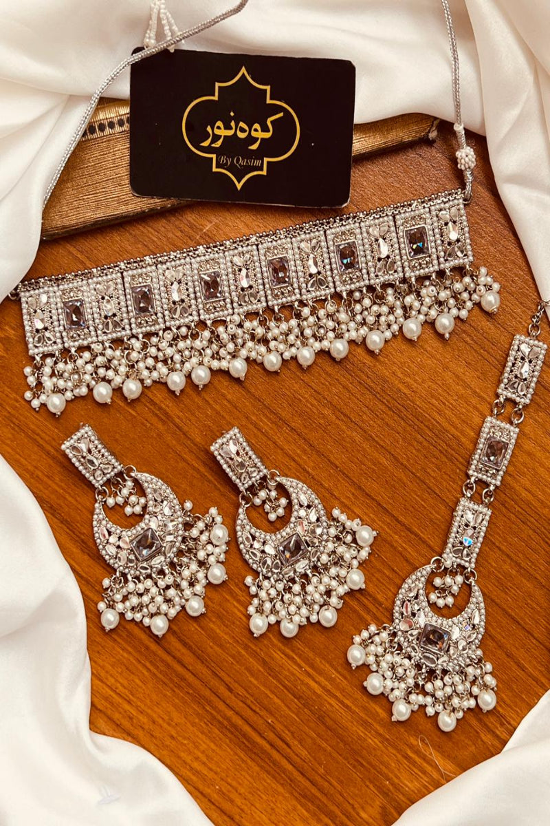 Luxury Silver Bridal Choker Set with Crystal & Pearl Detailing