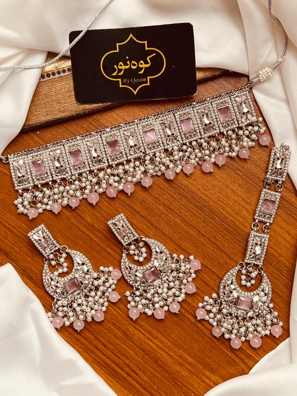 Luxury Silver Bridal Choker Set with Crystal & Pearl Detailing