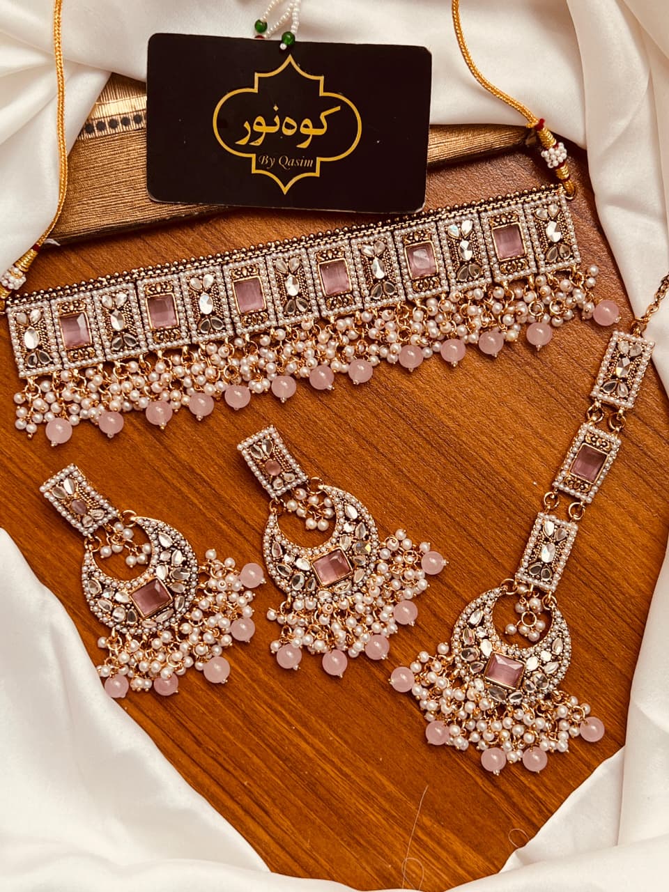 Luxury Silver Bridal Choker Set with Crystal & Pearl Detailing