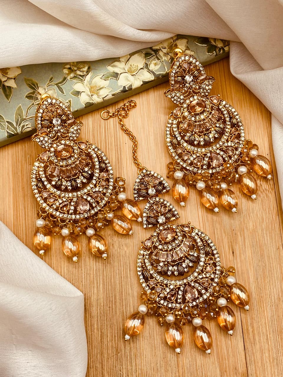 Stunning Bali Tika Set