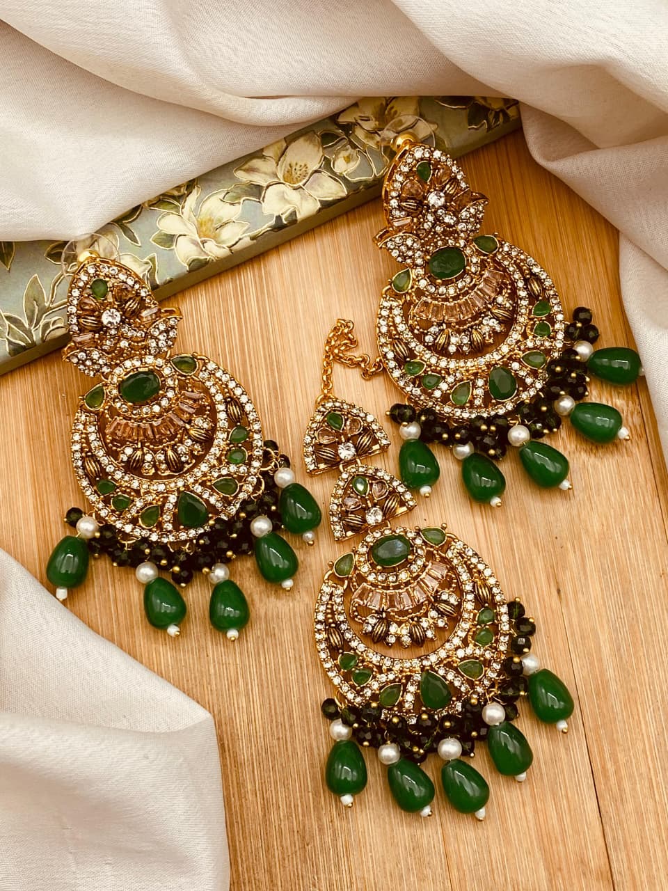 Stunning Bali Tika Set