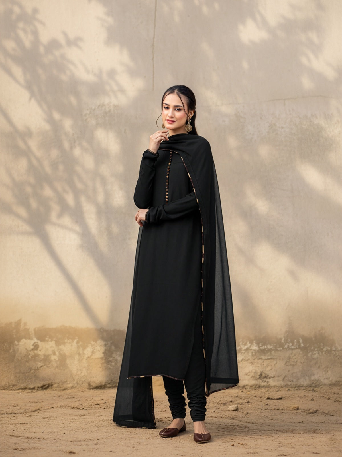 Sanam - Black