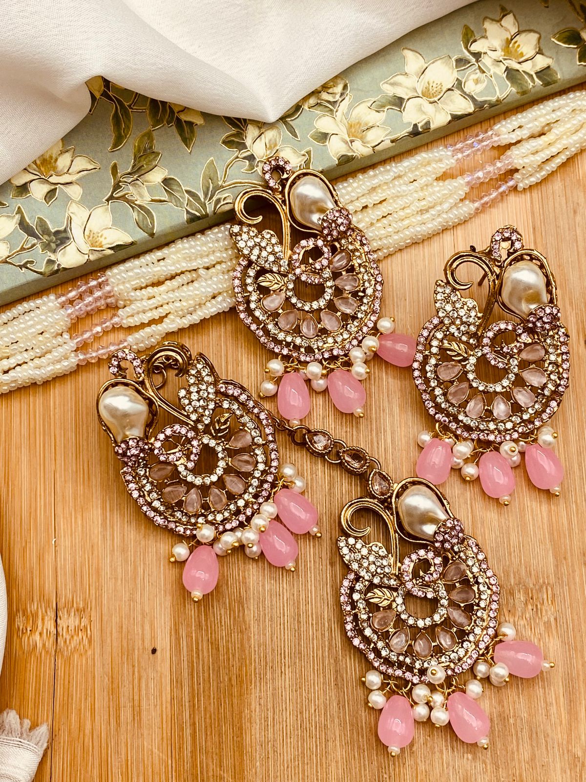 Elegant Turkish Pearl Choker Set